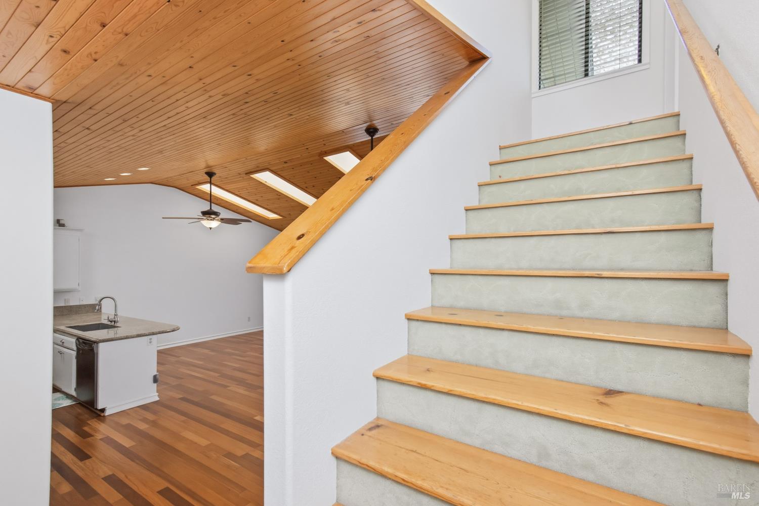 1133 Stanford Court Napa CA 94558