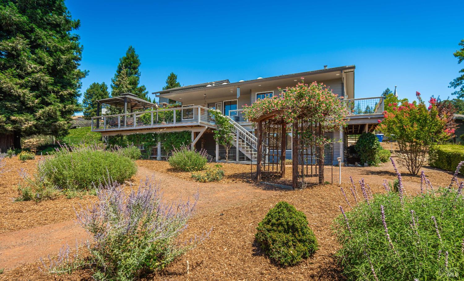 1133 Stanford Court Napa CA 94558