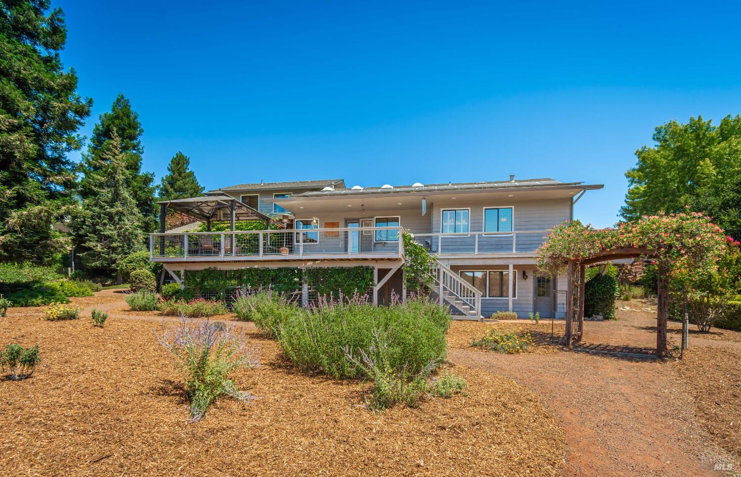 1133 Stanford Court Napa CA 94558