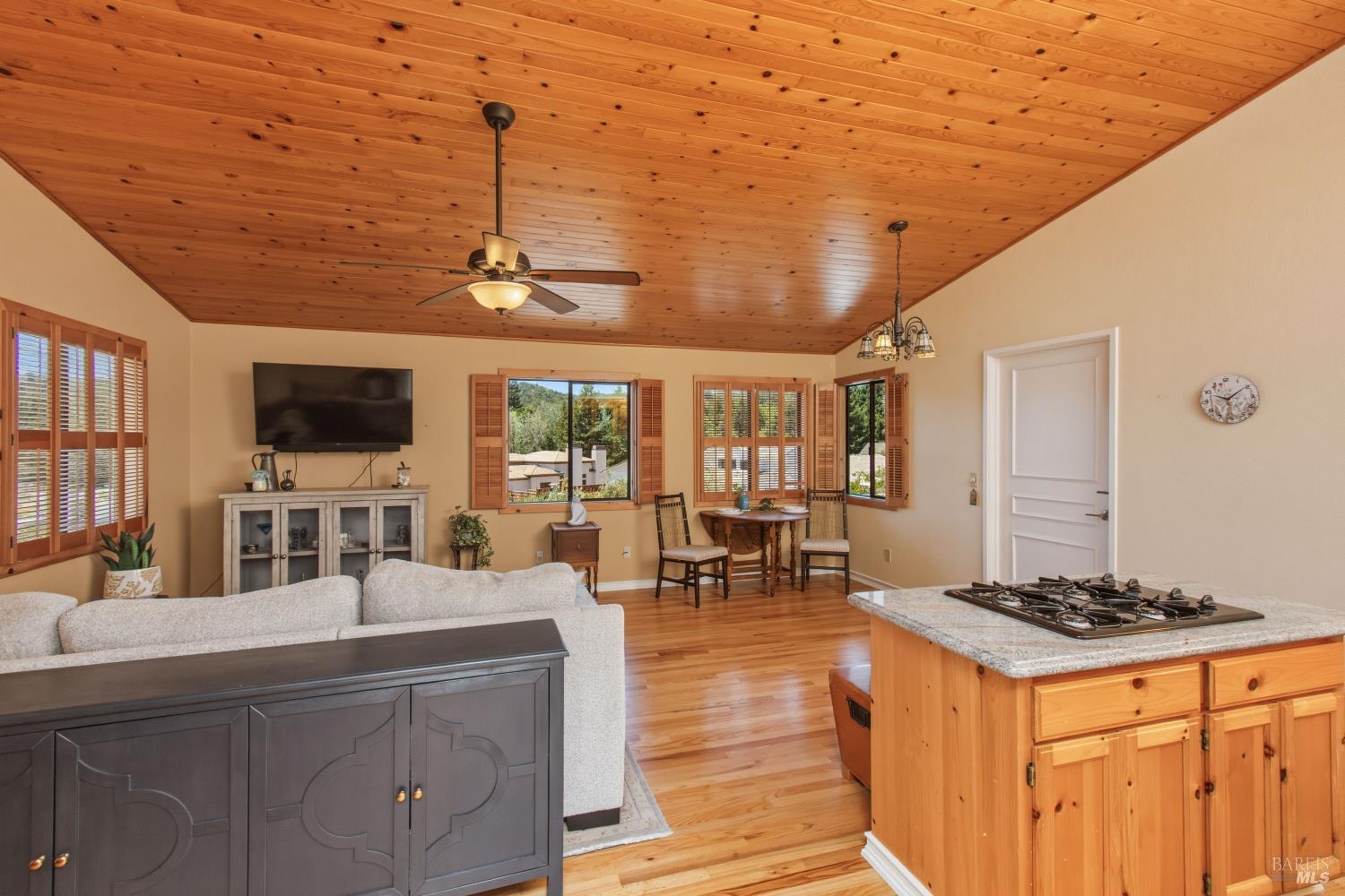 1133 Stanford Court Napa CA 94558