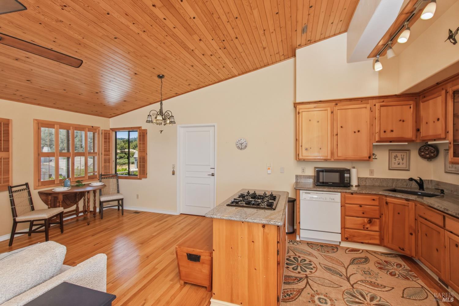 1133 Stanford Court Napa CA 94558