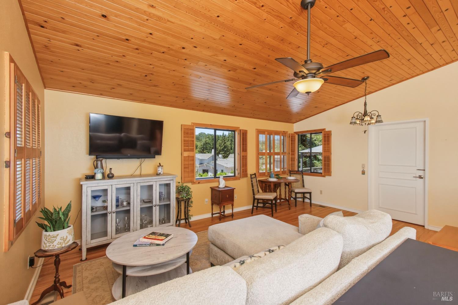 1133 Stanford Court Napa CA 94558