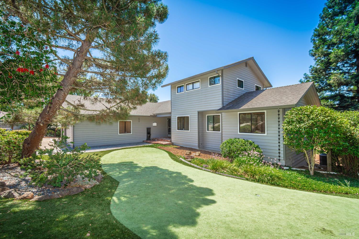1133 Stanford Court Napa CA 94558