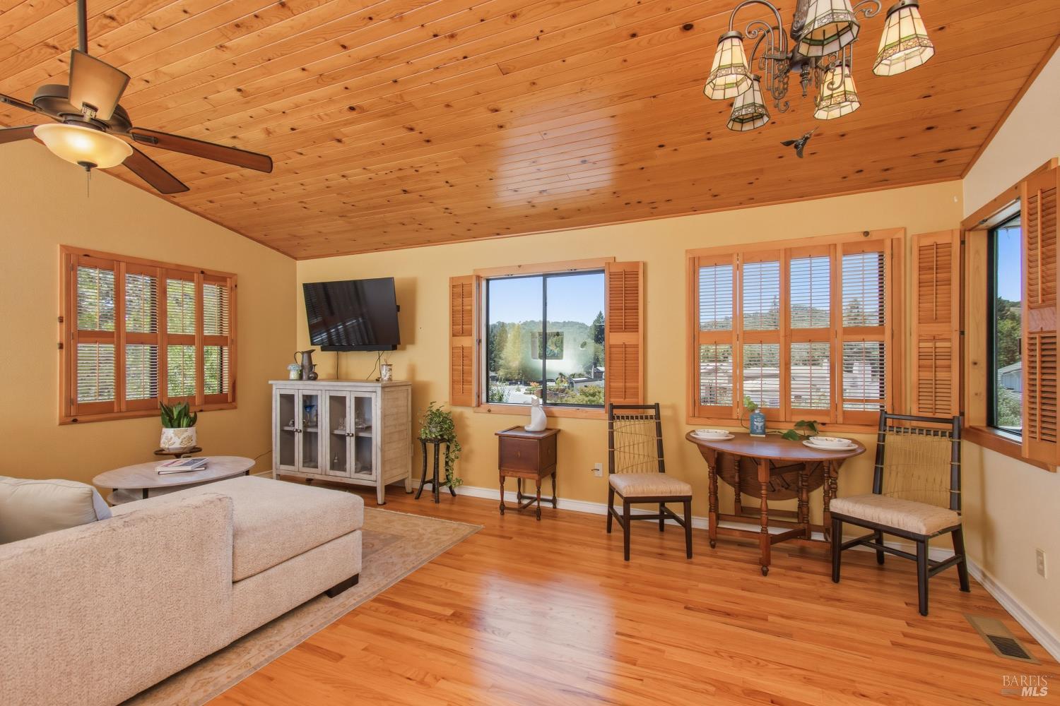 1133 Stanford Court Napa CA 94558