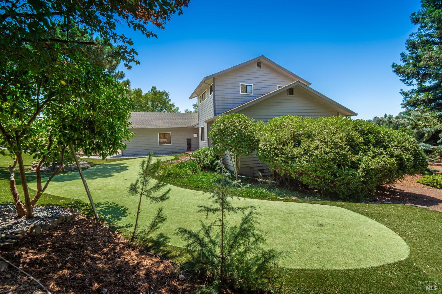 1133 Stanford Court Napa CA 94558