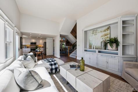 52 Woodleaf Court Novato CA 94945
