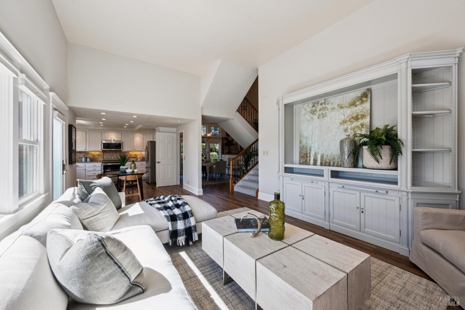 52 Woodleaf Court Novato CA 94945