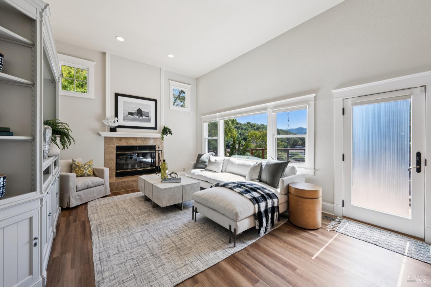 52 Woodleaf Court Novato CA 94945