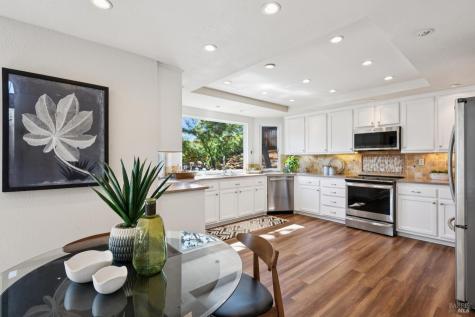 52 Woodleaf Court Novato CA 94945