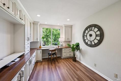 52 Woodleaf Court Novato CA 94945
