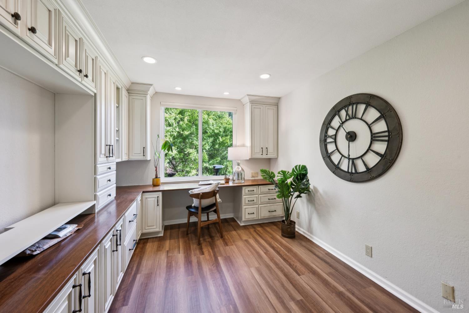 52 Woodleaf Court Novato CA 94945