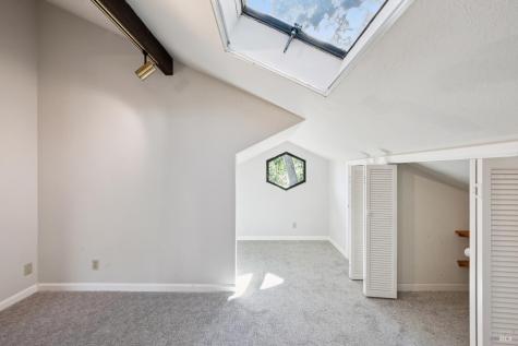 52 Woodleaf Court Novato CA 94945