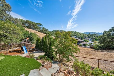 52 Woodleaf Court Novato CA 94945