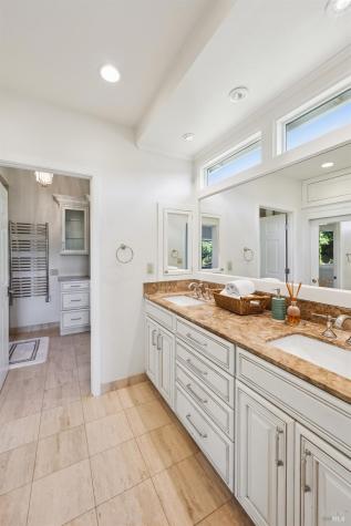 52 Woodleaf Court Novato CA 94945