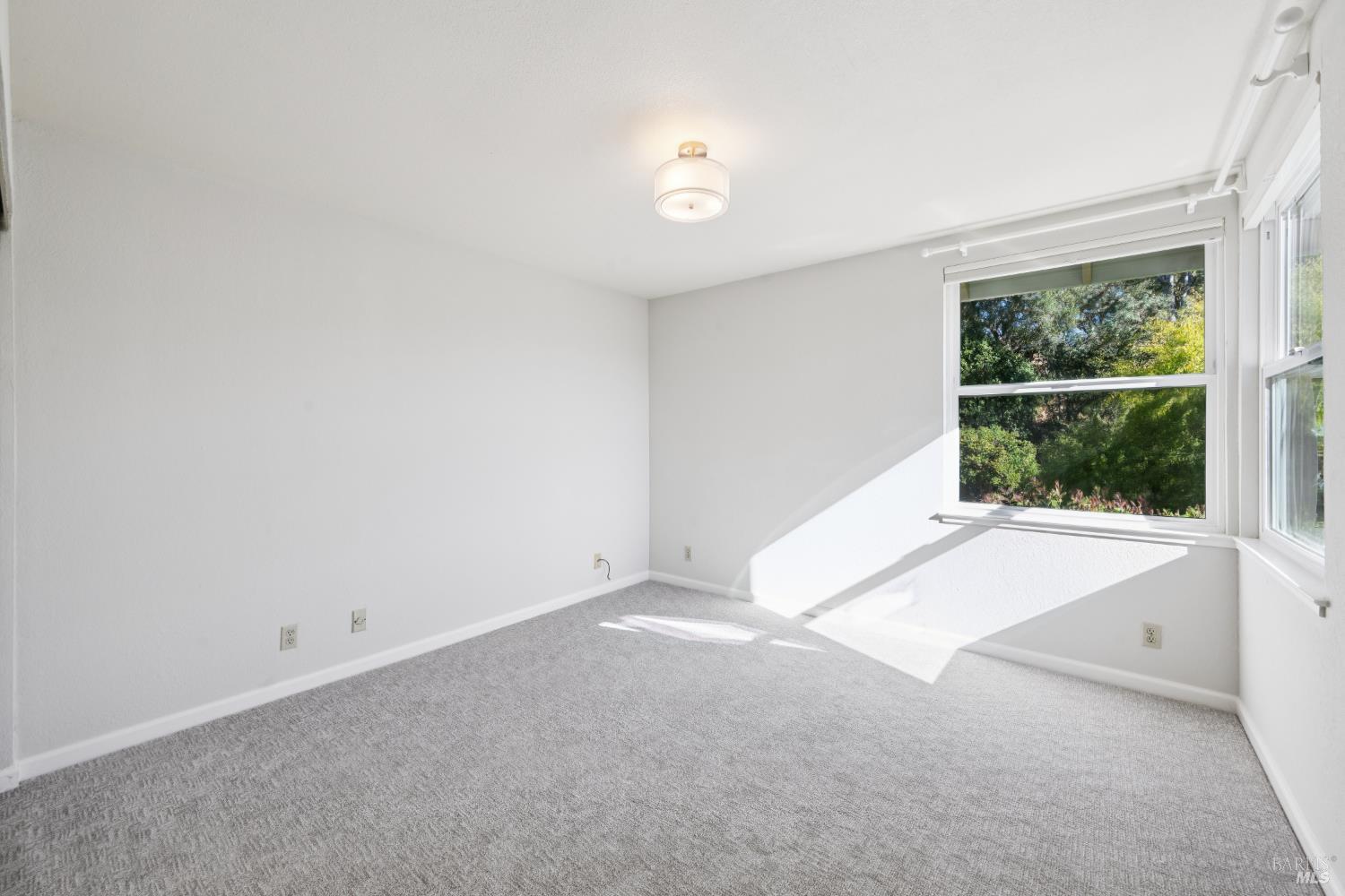 52 Woodleaf Court Novato CA 94945