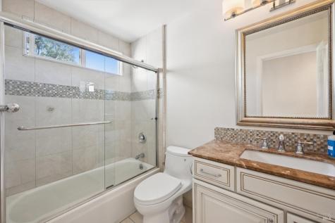 52 Woodleaf Court Novato CA 94945