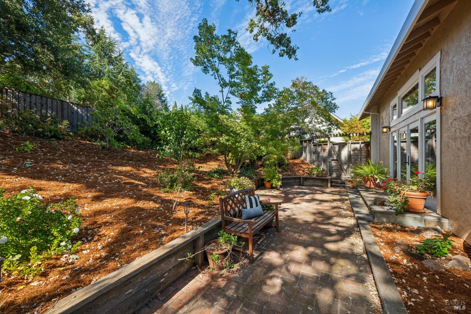 52 Woodleaf Court Novato CA 94945