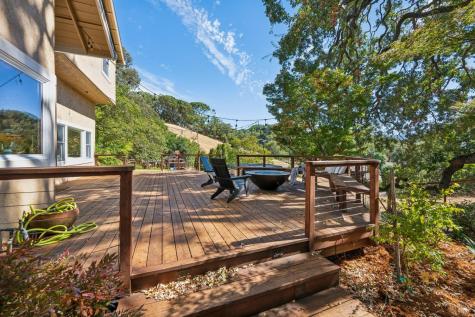 52 Woodleaf Court Novato CA 94945