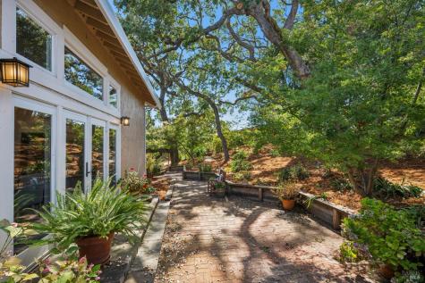 52 Woodleaf Court Novato CA 94945