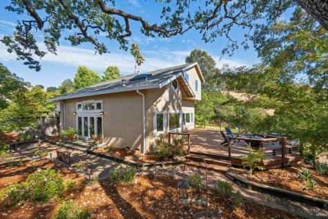 52 Woodleaf Court Novato CA 94945