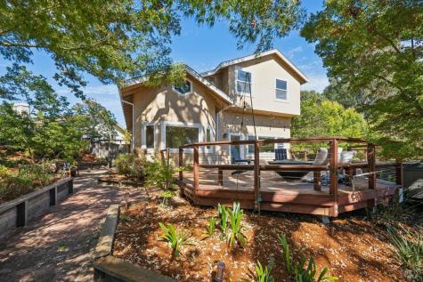52 Woodleaf Court Novato CA 94945