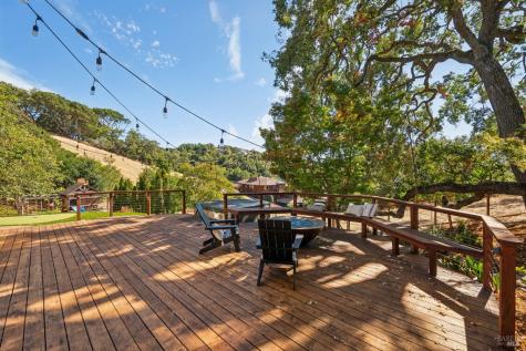 52 Woodleaf Court Novato CA 94945