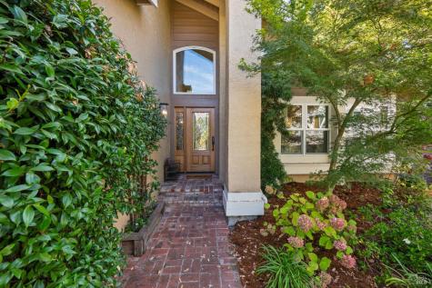 52 Woodleaf Court Novato CA 94945