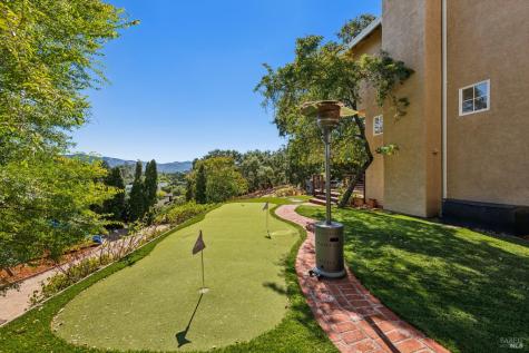 52 Woodleaf Court Novato CA 94945