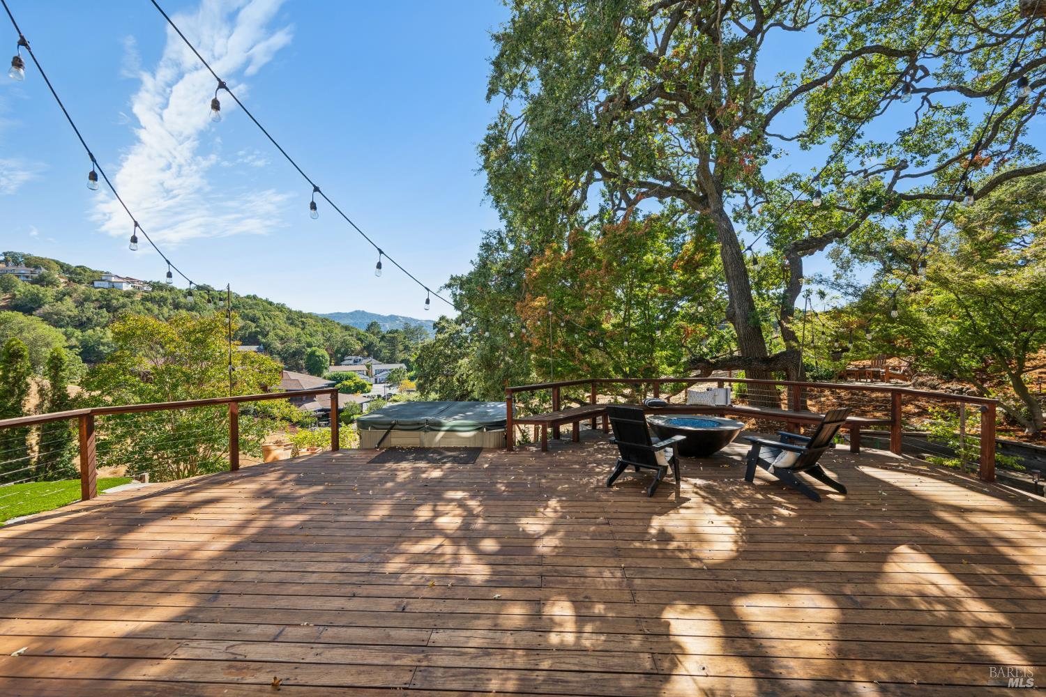 52 Woodleaf Court Novato CA 94945