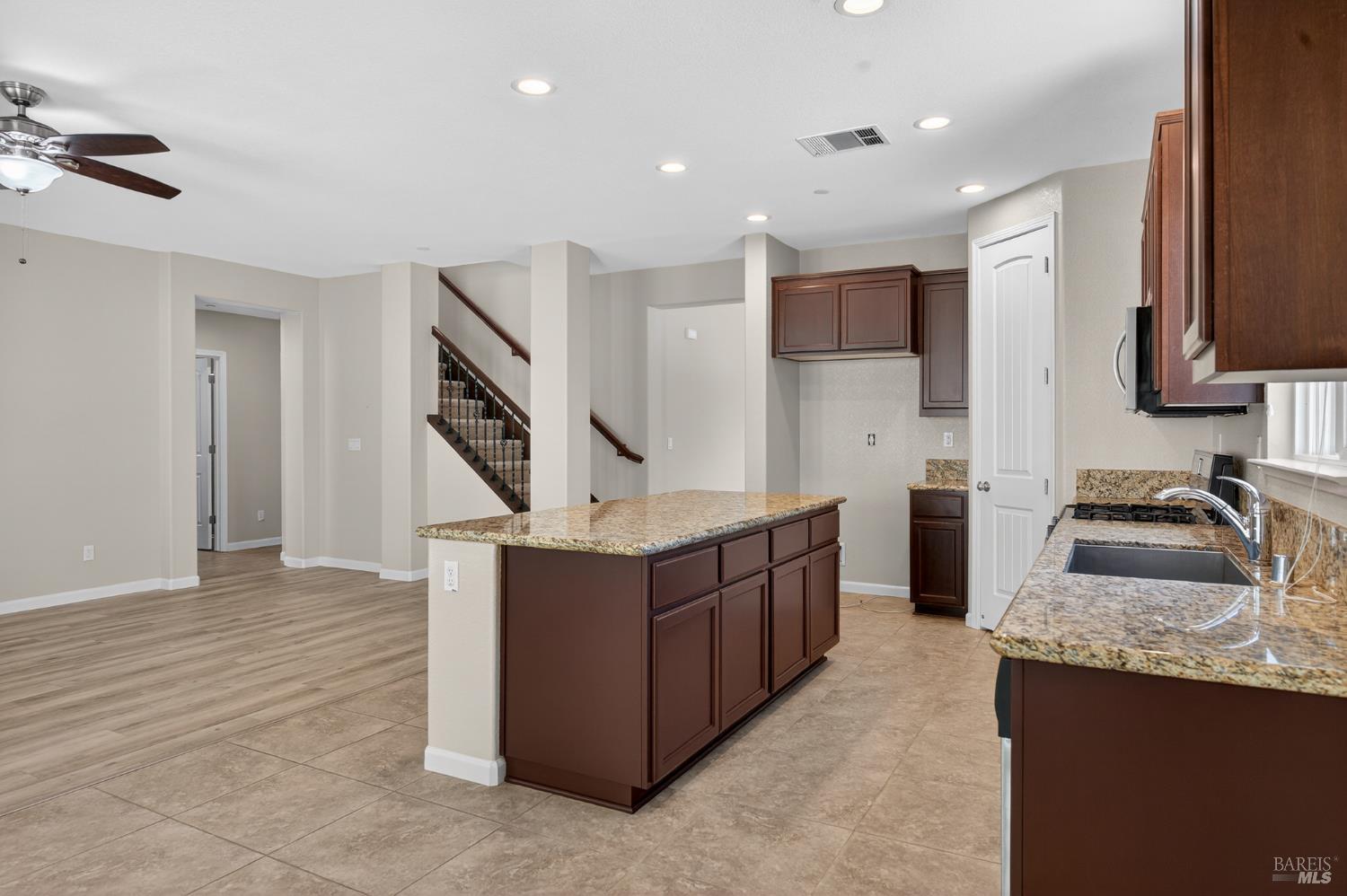 3871 Danbury Way Fairfield CA 94533