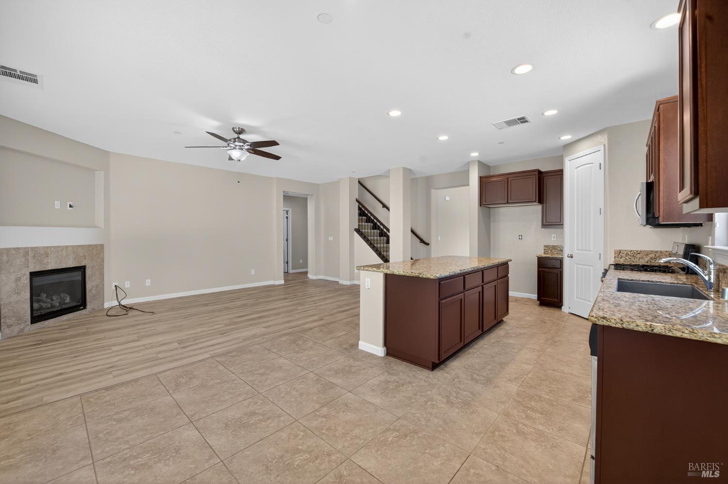 3871 Danbury Way Fairfield CA 94533