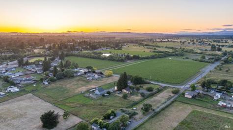 5163 Todd Road Sebastopol CA 95472
