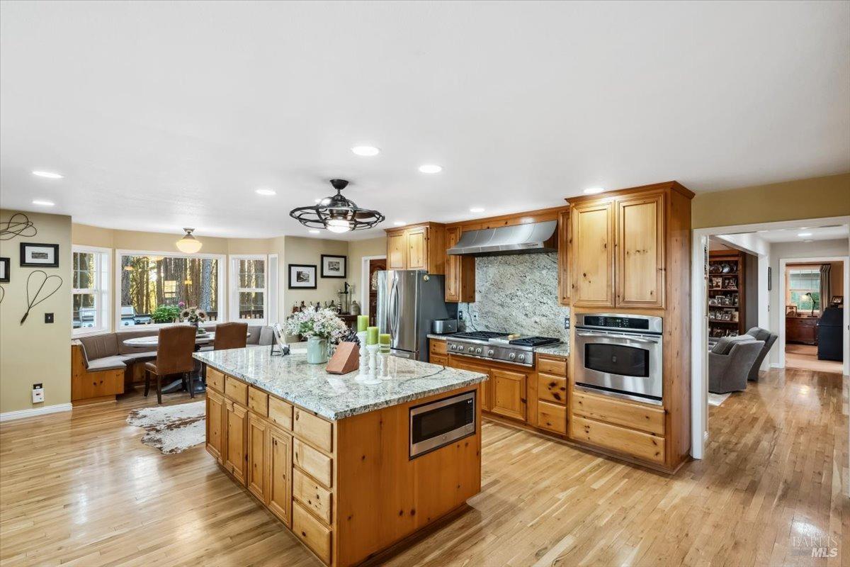 5701 Ridgewood Road Willits CA 95490