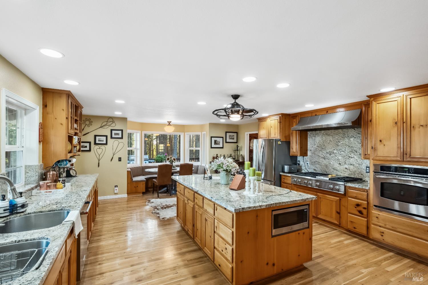 5701 Ridgewood Road Willits CA 95490