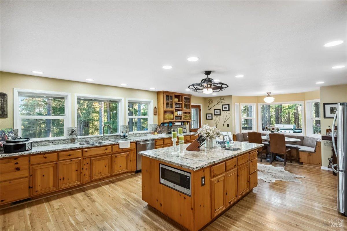 5701 Ridgewood Road Willits CA 95490