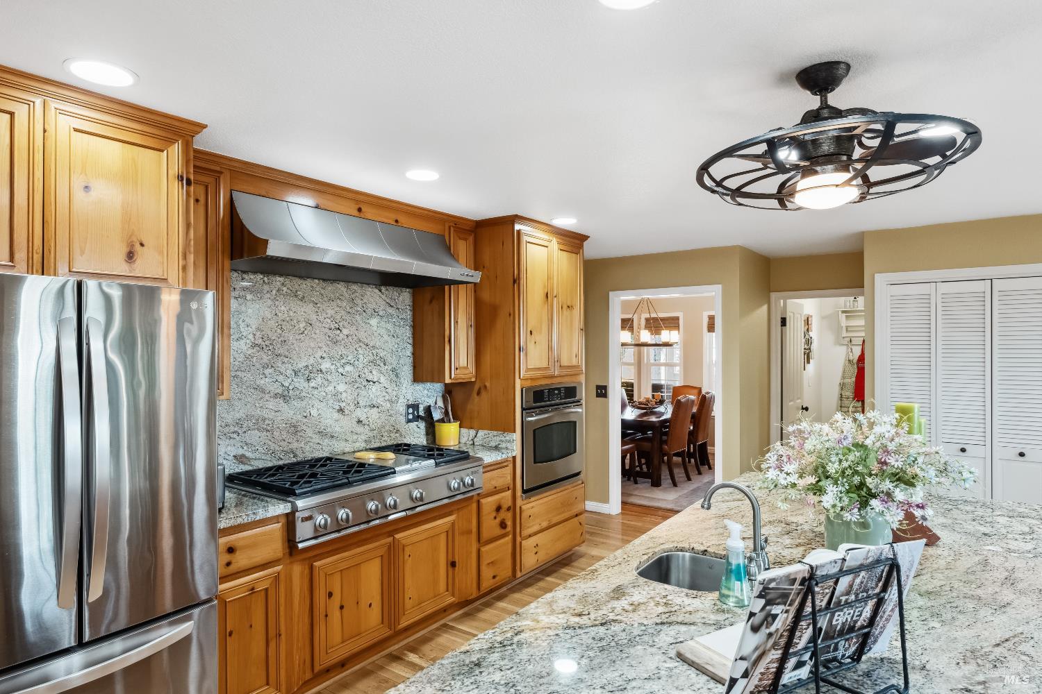 5701 Ridgewood Road Willits CA 95490
