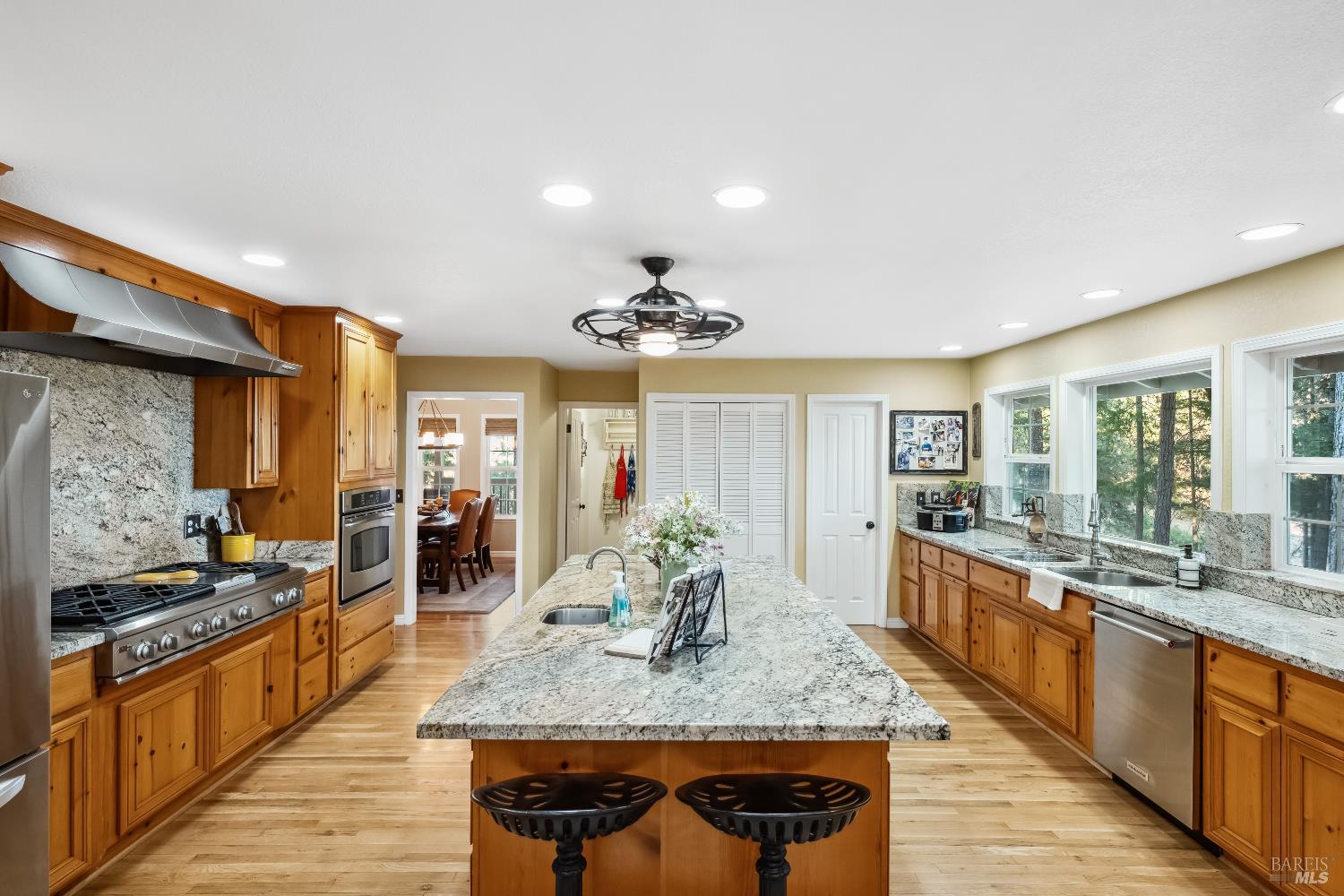 5701 Ridgewood Road Willits CA 95490