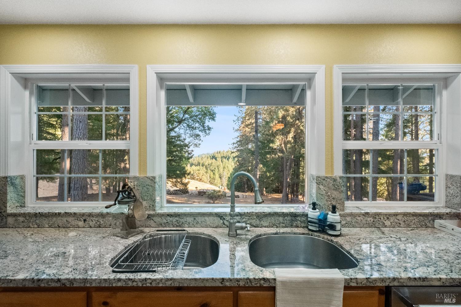 5701 Ridgewood Road Willits CA 95490