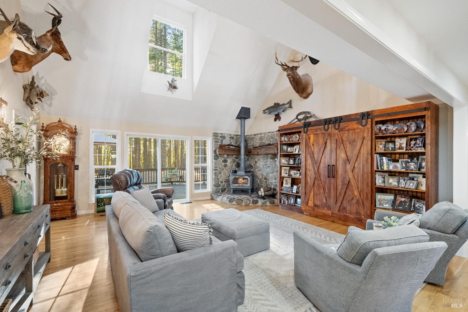 5701 Ridgewood Road Willits CA 95490