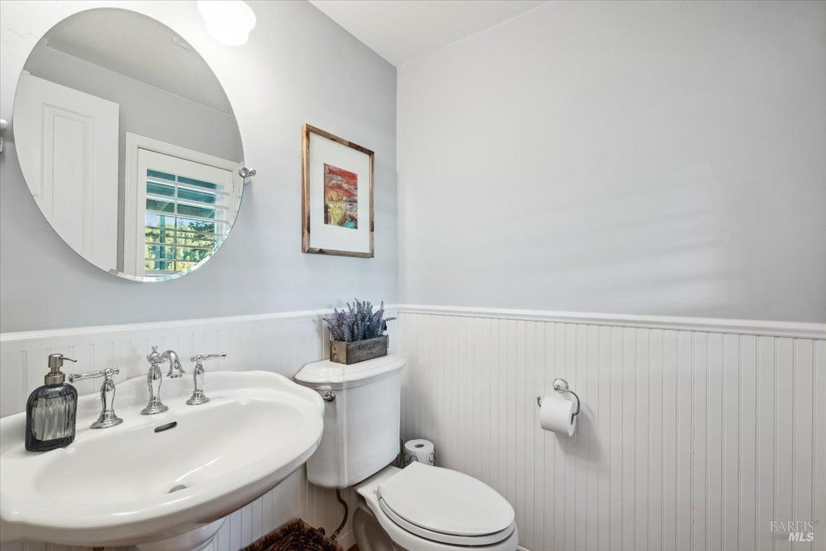 5701 Ridgewood Road Willits CA 95490