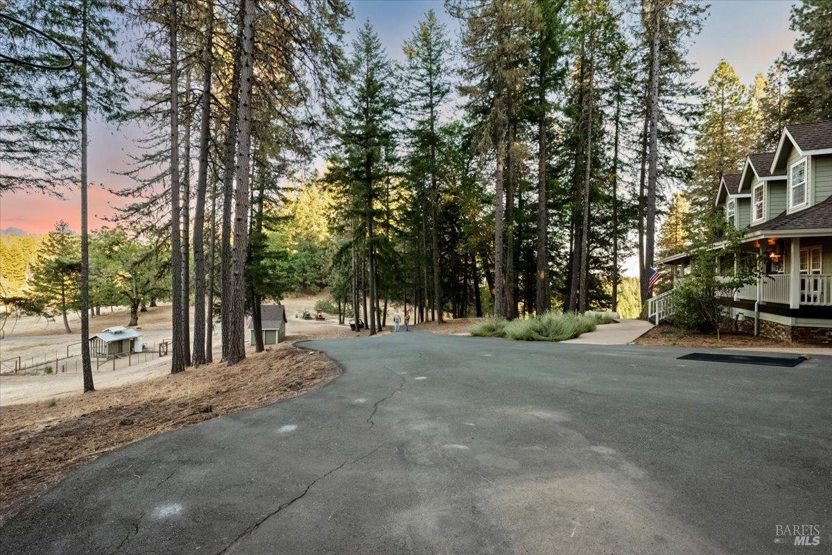 5701 Ridgewood Road Willits CA 95490
