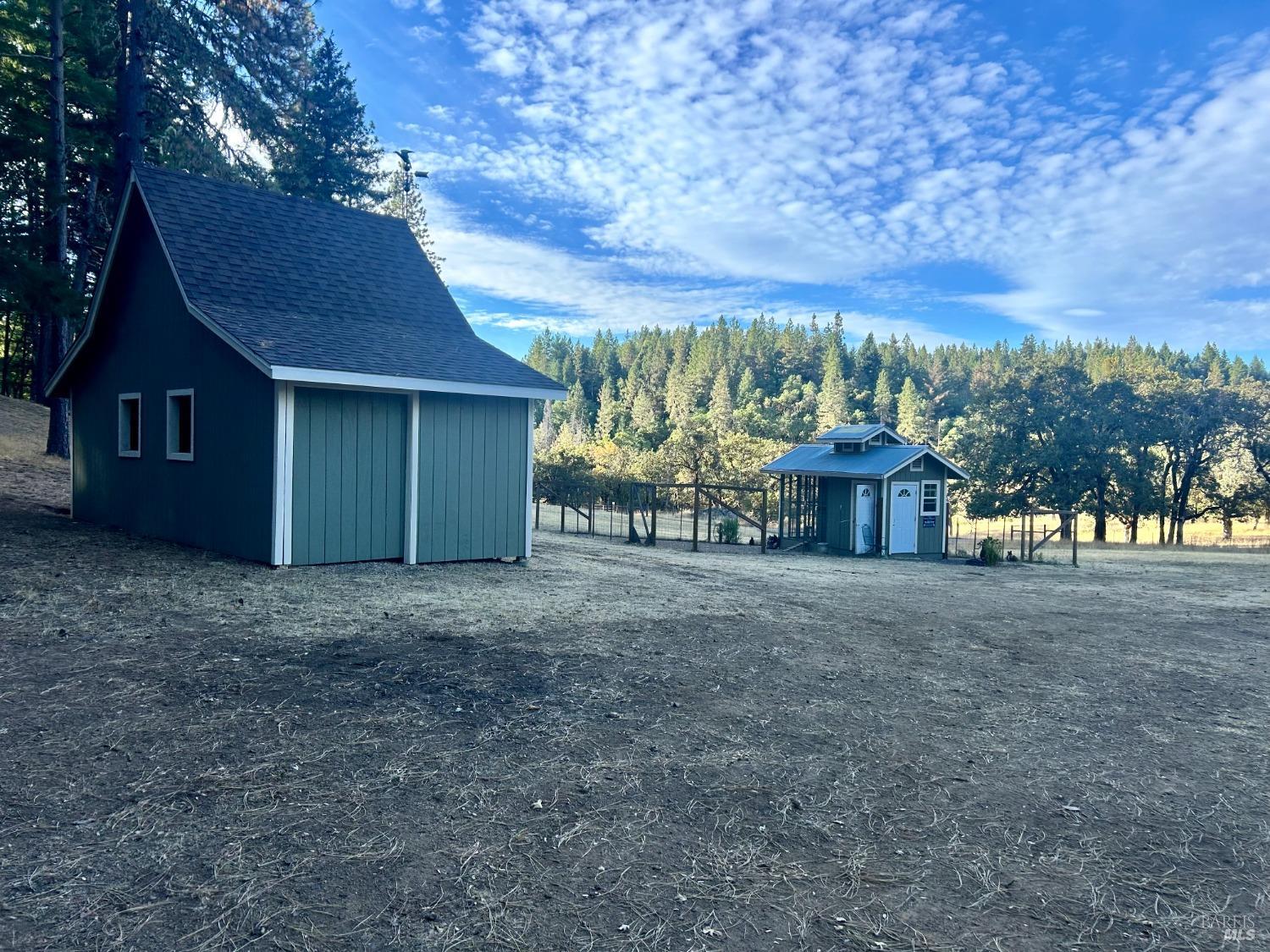 5701 Ridgewood Road Willits CA 95490