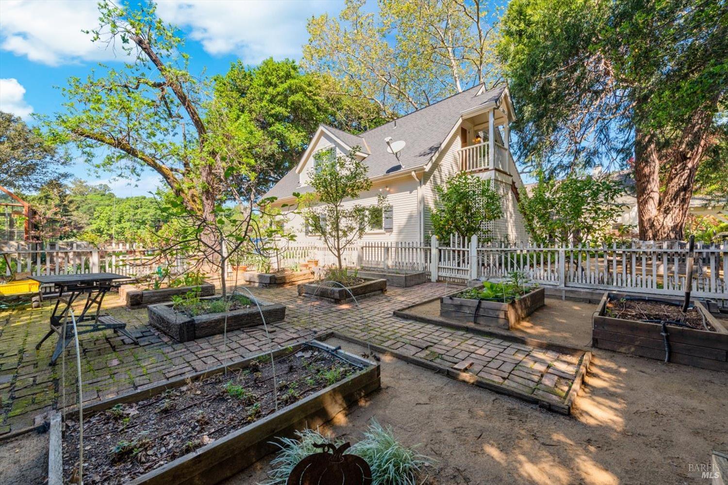 4011 E 3rd Avenue Napa CA 94558