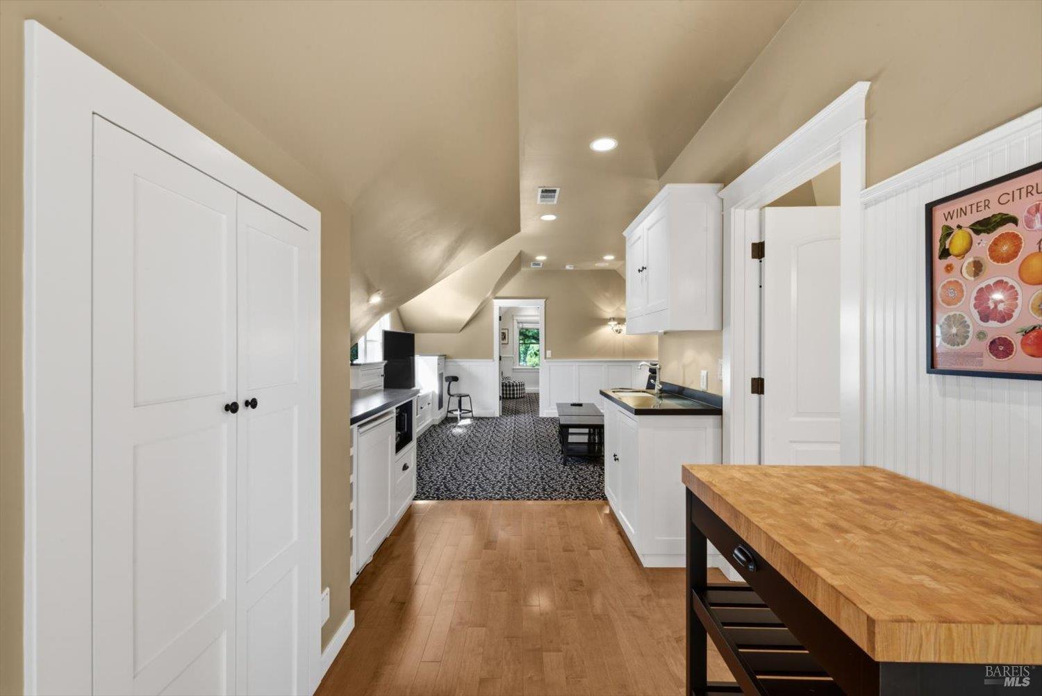 4011 E 3rd Avenue Napa CA 94558