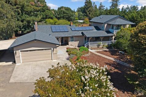 712 Bloomfield Road Sebastopol CA 95472
