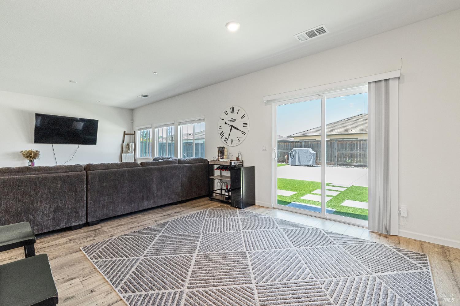 670 Bluebird Drive Dixon CA 95620