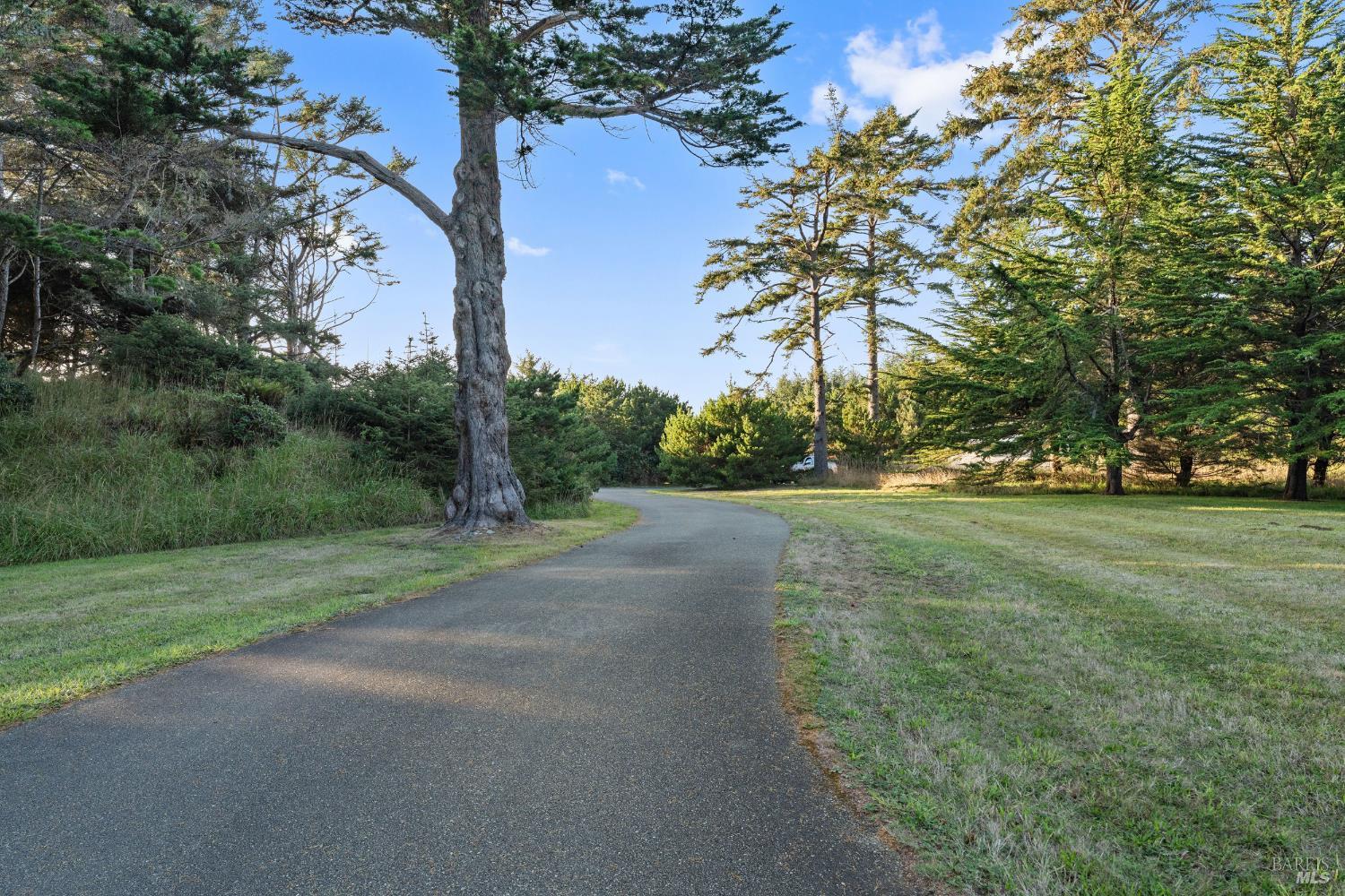 405 Island View Drive Smith River CA 95567