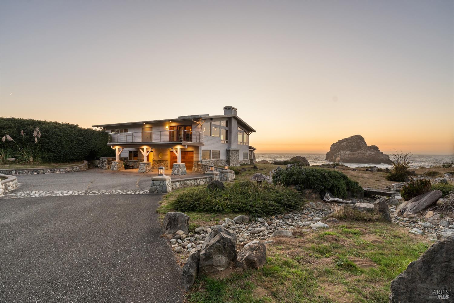 405 Island View Drive Smith River CA 95567