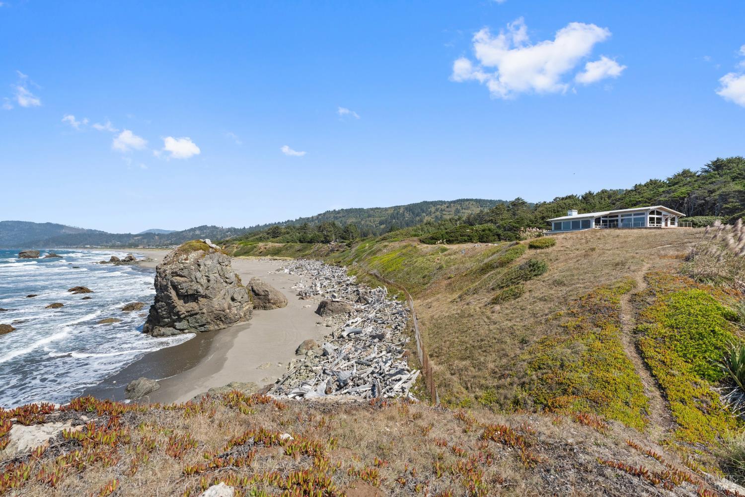 405 Island View Drive Smith River CA 95567