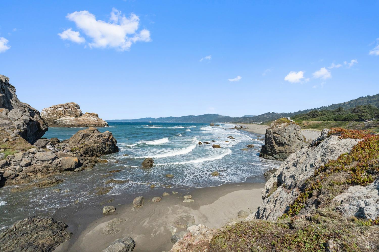 405 Island View Drive Smith River CA 95567